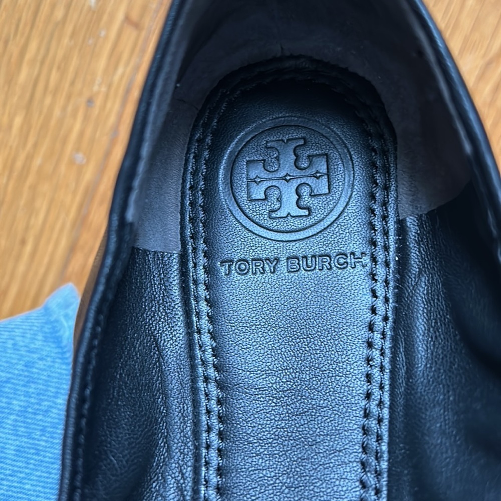 Tory Burch Cap Toe Black Ballet Flats Leather Excellent Condition Size 6.5 - Picture 9 of 13